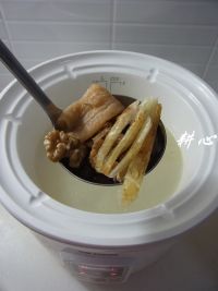 鱼胶竹荪汤