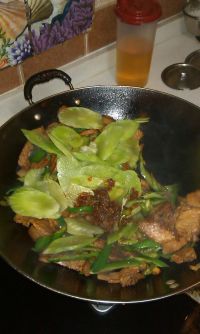 莴笋辣椒炒肉