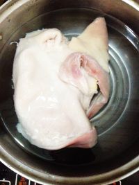 莲子胡椒猪肚汤