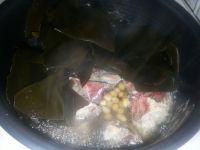 海带黄豆排骨汤