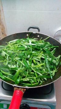 清炒空心菜