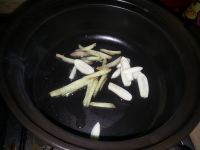 黄豆焖猪红