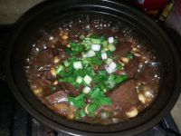 黄豆焖猪红