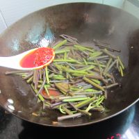 麻辣水煮蕨