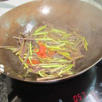 麻辣水煮蕨