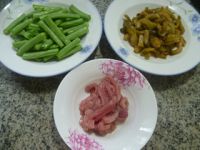 榨菜里脊肉炒梅豆