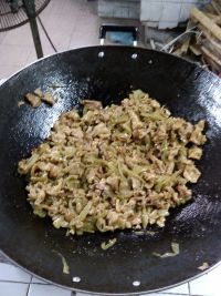 酸菜炒猪肉