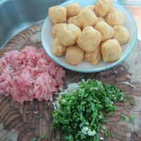 猪肉茶香酿豆腐