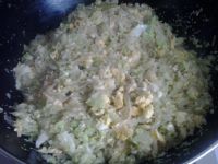 包菜鸡蛋粉丝包