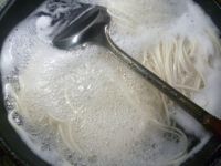黄金针菇茭白炒面