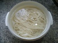黄金针菇茭白炒面