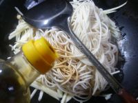 黄金针菇茭白炒面