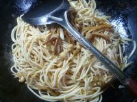 黄金针菇茭白炒面