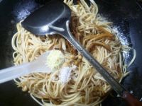 黄金针菇茭白炒面