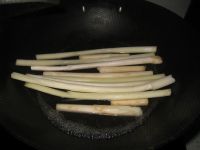 肉丝炒蒲菜