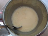 草莓冰淇淋