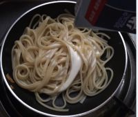 鲟龙鱼奶油烩意面