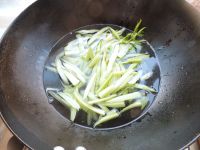 芹菜炒豆腐皮