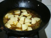 土豆烧排骨