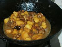 土豆烧排骨