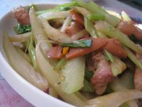 瘦肉香肠烩芹菜