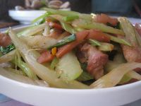 瘦肉香肠烩芹菜