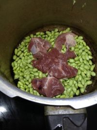 青豆炖肉汤