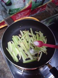 西芹炒肉