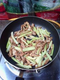 西芹炒肉