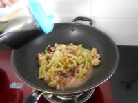 鲜鱿炒菜花