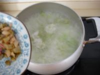 西芹火腿咸鲜粥