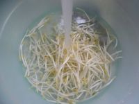 咸肉绿豆芽汤