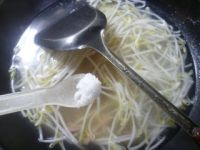 咸肉绿豆芽汤