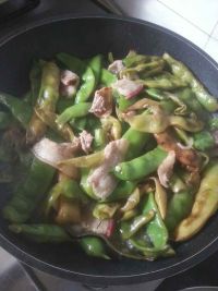 五花肉炖豆角