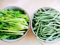 酱香豇豆土豆芹菜