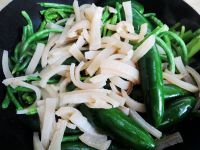 酱香豇豆土豆芹菜