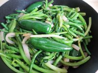 酱香豇豆土豆芹菜