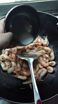 洋葱炒虾