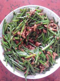 韭菜苔炒肉丝