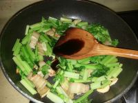 芹菜炒五花肉