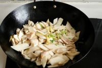 杏鲍菇炒肉片