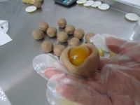 莲蓉蛋黄月饼
