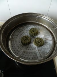 绿茶栗蓉月饼