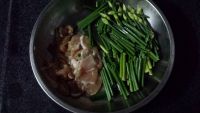 肉片炒韭花