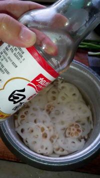 剁辣椒炒藕片
