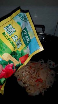 剁辣椒炒藕片