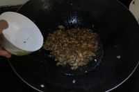 香菇肉酱拌面