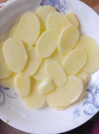 窝蛋土豆蒸粉