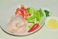 菱角炒鸡丁