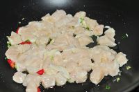 菱角炒鸡丁